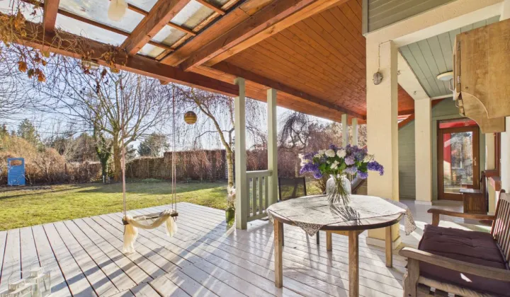 dom wolnostojący, 7 pokoi Pęcice Małe