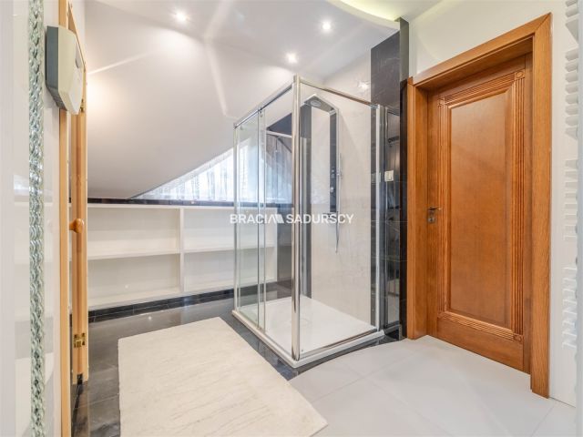 dom wolnostojący, 5 pokoi Myślenice Zarabie, ul. Bukowa. Zdjęcie 39