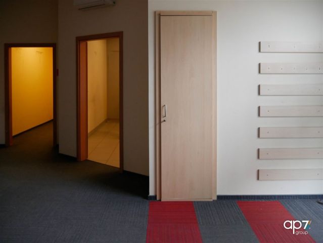 Lokal Kraków Podgórze, rynek Podgórski. Zdjęcie 3