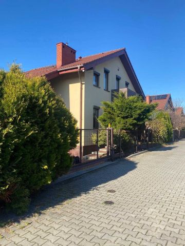 dom wolnostojący Kraków Opatkowice, ul. Tadeusza Ważewskiego. Zdjęcie 1