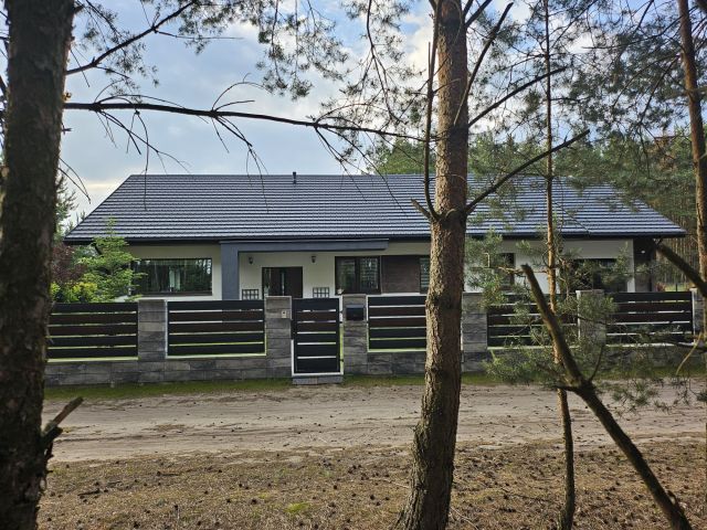 dom wolnostojący, 4 pokoje Żółtki-Kolonia. Zdjęcie 1