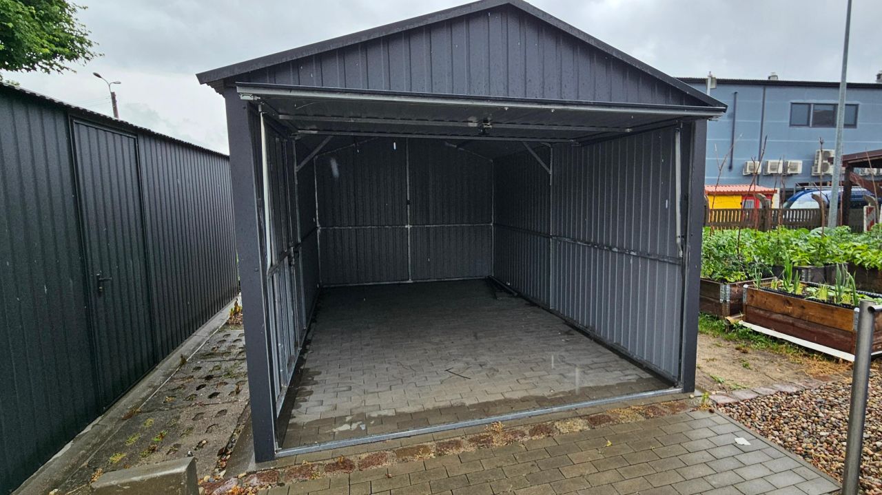 Hala/magazyn Gdynia Chylonia, ul. Bolesława Krzywoustego. Zdjęcie 1
