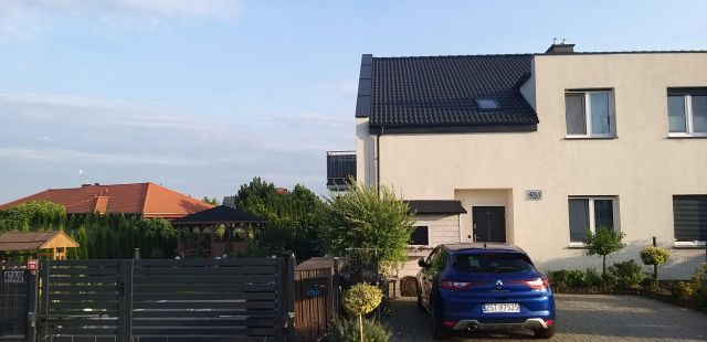 bliźniak, 4 pokoje Skiereszewo, os. Bajkowe. Zdjęcie 1