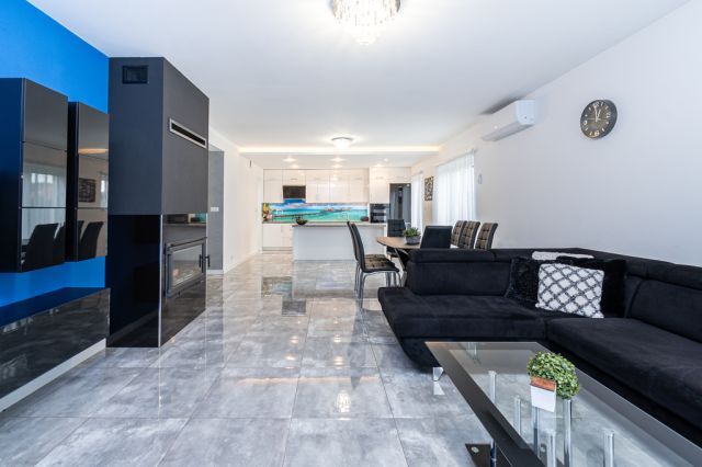 dom wolnostojący, 4 pokoje Jedlec. Zdjęcie 5