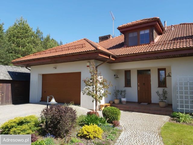 dom wolnostojący, 6 pokoi Chruściele. Zdjęcie 1