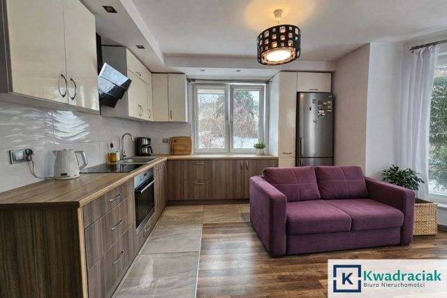 dom wolnostojący, 8 pokoi Ustrzyki Dolne, ul. Lotników. Zdjęcie 3