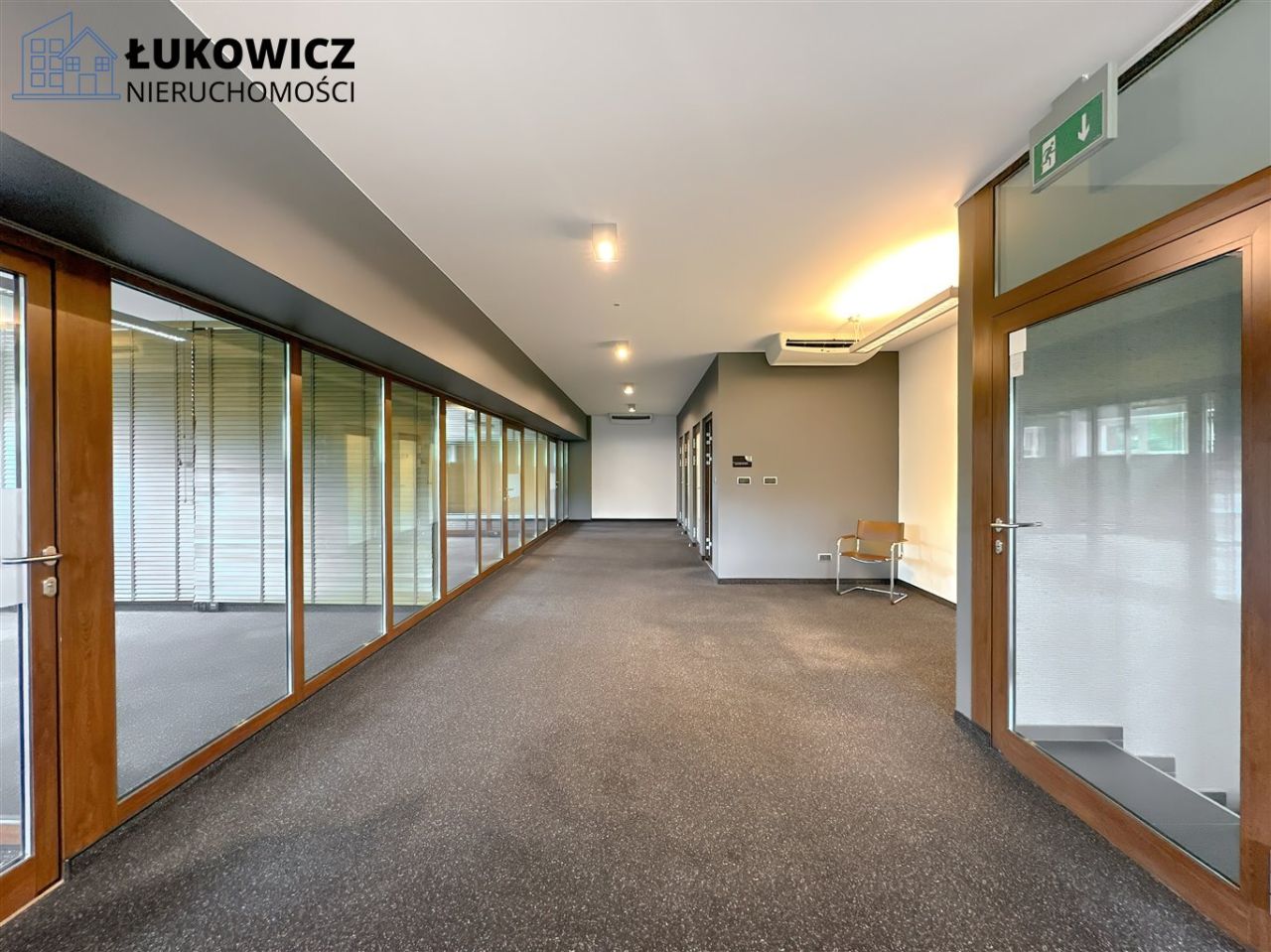 Biuro Bielsko-Biała Osiedle Karpackie. Zdjęcie 1
