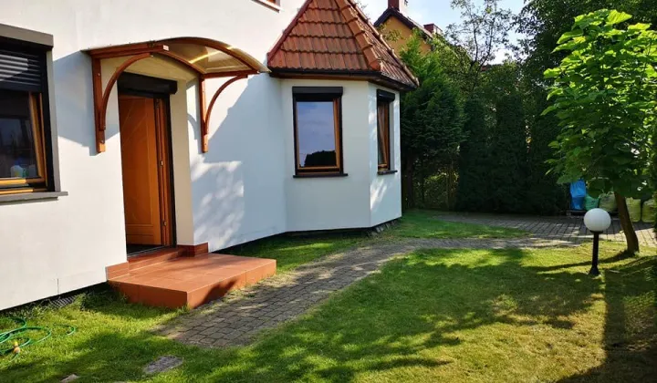 dom wolnostojący, 8 pokoi Zielonki