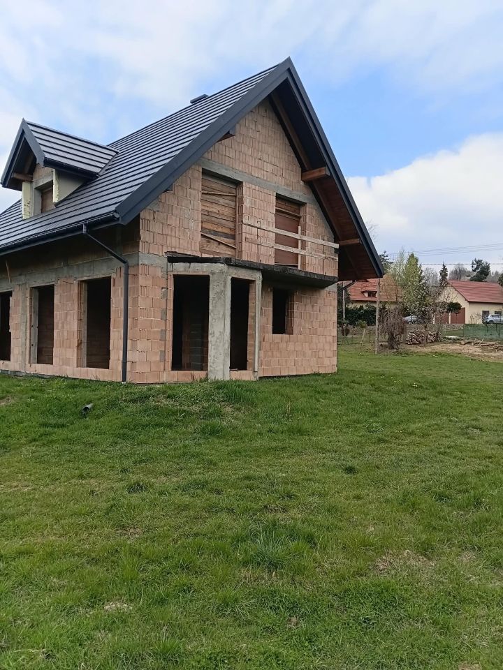 dom wolnostojący, 6 pokoi Buczyna Włostowice. Zdjęcie 2