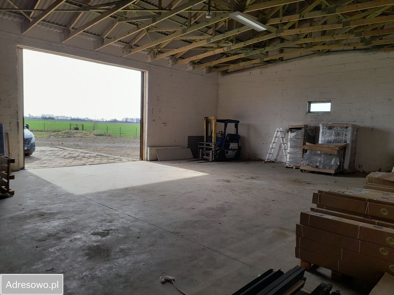 Hala/magazyn Gulbiny. Zdjęcie 12
