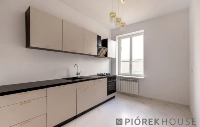 Mieszkanie 3-pokojowe Warszawa Śródmieście, ul. Chmielna. Zdjęcie 2
