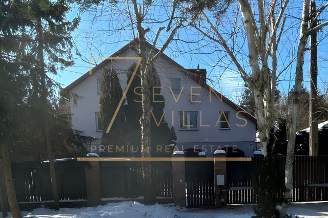 dom wolnostojący, 9 pokoi Komorów. Zdjęcie 1