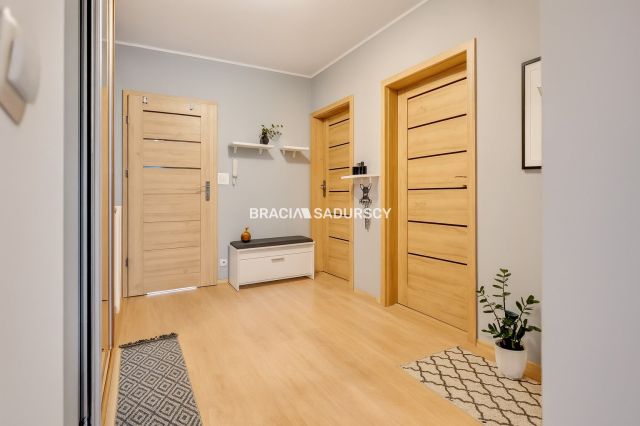 Mieszkanie 3-pokojowe Kraków Kurdwanów, ul. Marii i Bolesława Wysłouchów. Zdjęcie 4