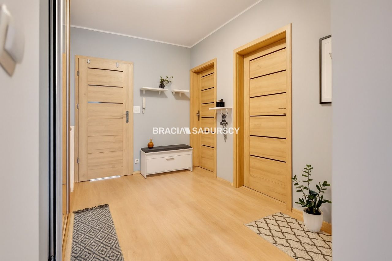 Mieszkanie 3-pokojowe Kraków Kurdwanów, ul. Marii i Bolesława Wysłouchów. Zdjęcie 4