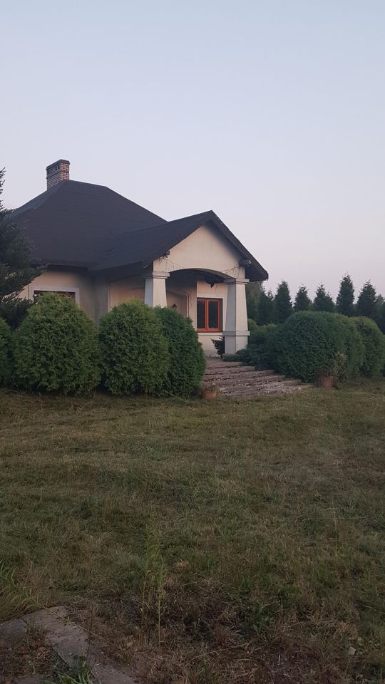dworek, 8 pokoi Grzymałków, ul. Majowa. Zdjęcie 1