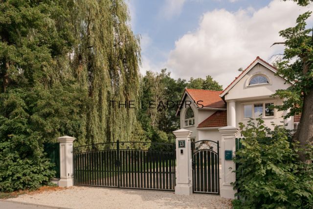 dom wolnostojący, 6 pokoi Piaseczno Zalesie Dolne. Zdjęcie 1