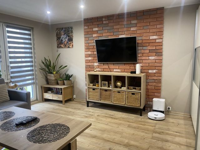 Mieszkanie 3-pokojowe Góra. Zdjęcie 1