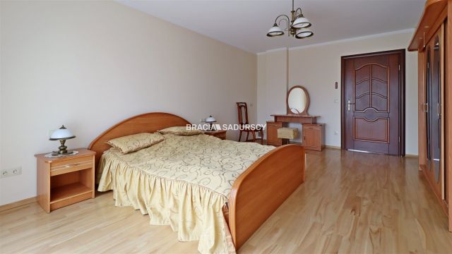 dom wolnostojący, 7 pokoi Koszyce Małe, ul. Nowa. Zdjęcie 19
