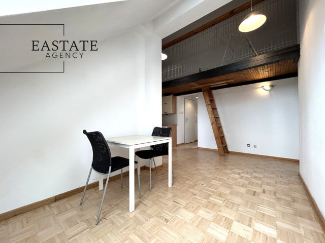 Mieszkanie 4-pokojowe Warszawa Praga, ul. kard. Aleksandra Kakowskiego. Zdjęcie 3