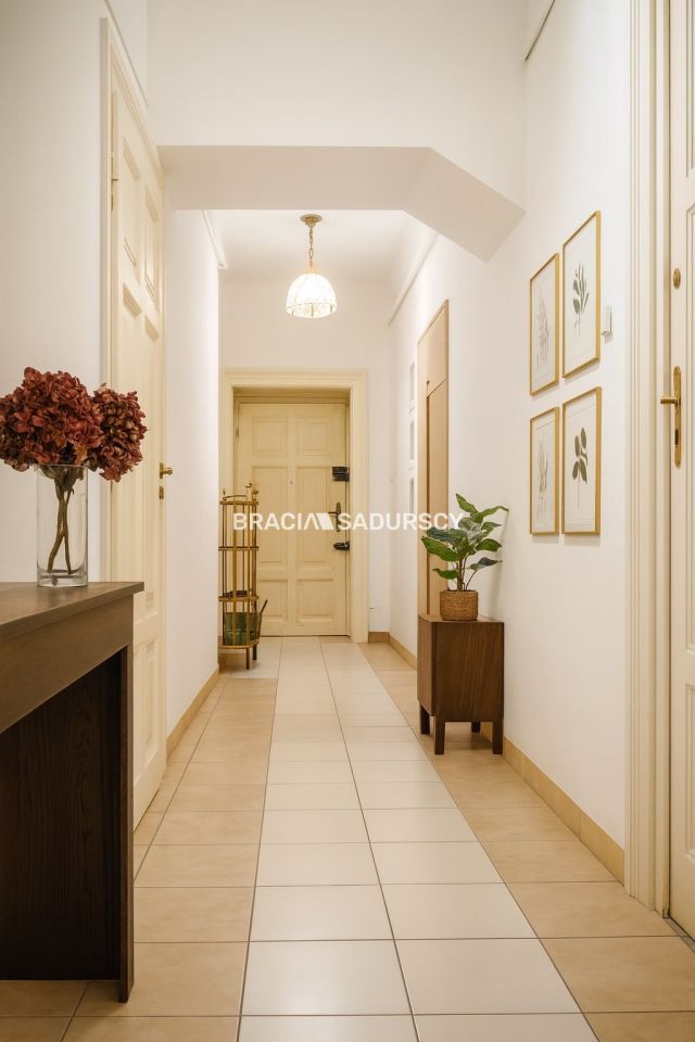 Mieszkanie 4-pokojowe Kraków Stare Miasto, ul. Mikołaja Zyblikiewicza. Zdjęcie 24