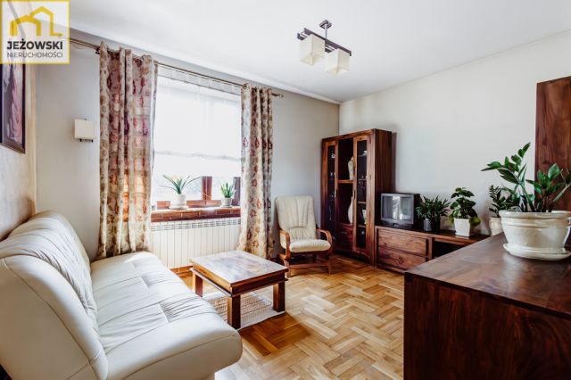 bliźniak, 10 pokoi Sobieszyn. Zdjęcie 1