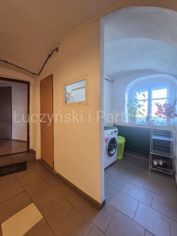 dom wolnostojący, 5 pokoi Pasiecznik. Zdjęcie 26