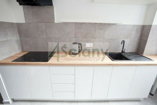 Mieszkanie 3-pokojowe Warszawa Śródmieście, al. "Solidarności". Zdjęcie 2