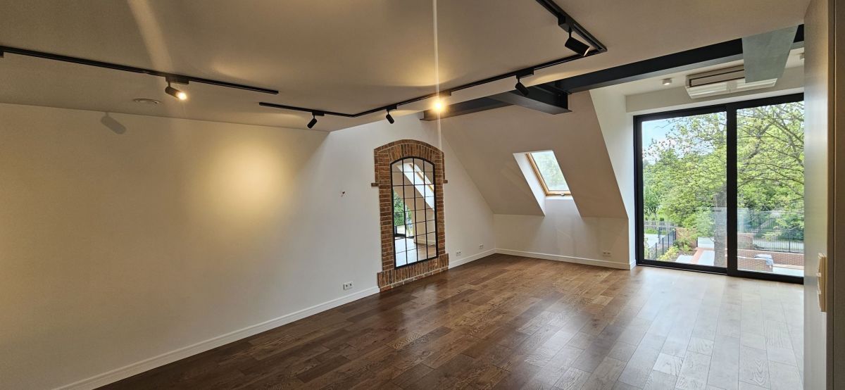 Mieszkanie 4-pokojowe Biestrzyków. Zdjęcie 5