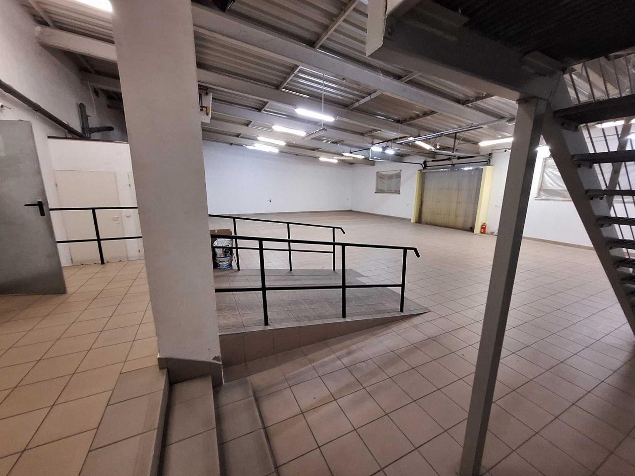 Nieruchomość komercyjna Uchylsko. Zdjęcie 6