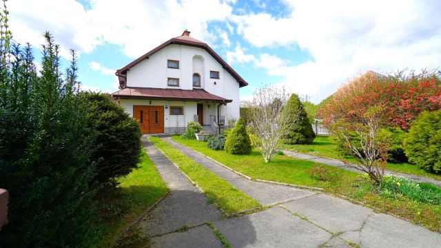 dom wolnostojący, 5 pokoi Gorlice, ul. Węgierska. Zdjęcie 1