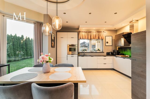 dom wolnostojący, 5 pokoi Pabianice. Zdjęcie 3