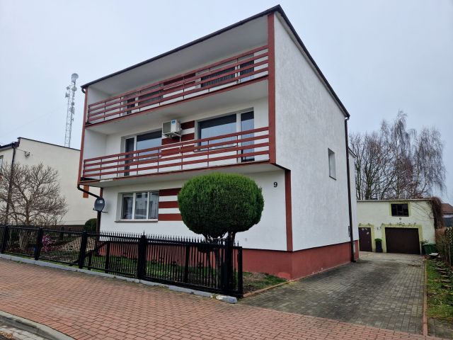 dom wolnostojący, 9 pokoi Przodkowo, ul. Sportowa. Zdjęcie 1