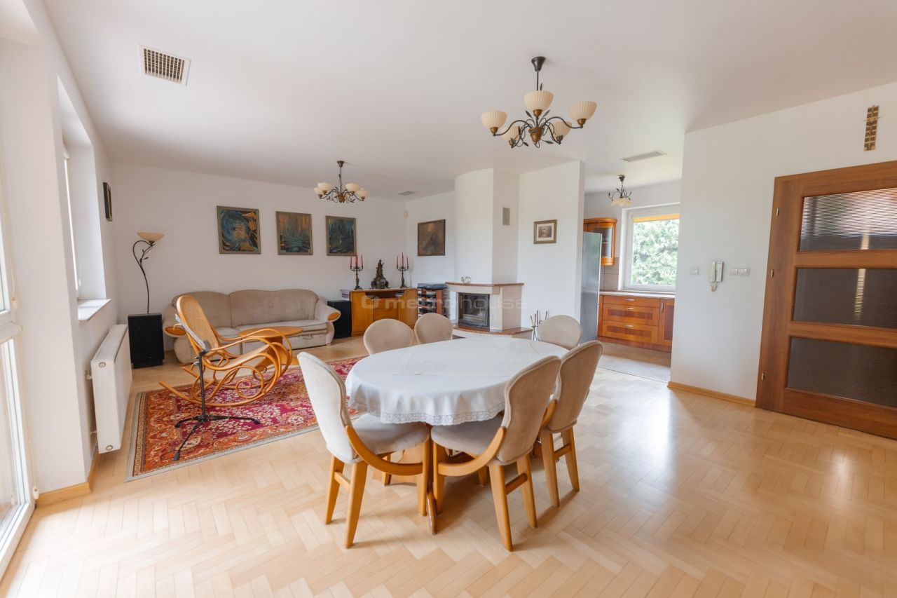 dom wolnostojący, 4 pokoje Borowa Góra. Zdjęcie 18