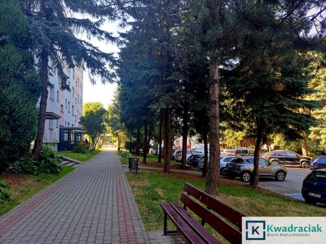 Mieszkanie 3-pokojowe Krosno Guzikówka, ul. Stefana Kisielewskiego. Zdjęcie 15