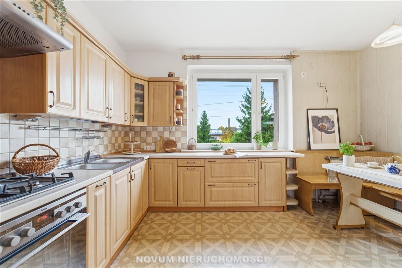 dom wolnostojący, 12 pokoi Tarnowskie Góry Centrum. Zdjęcie 8