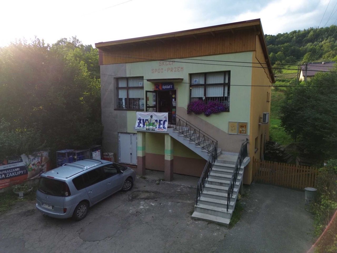 dom wolnostojący Szare