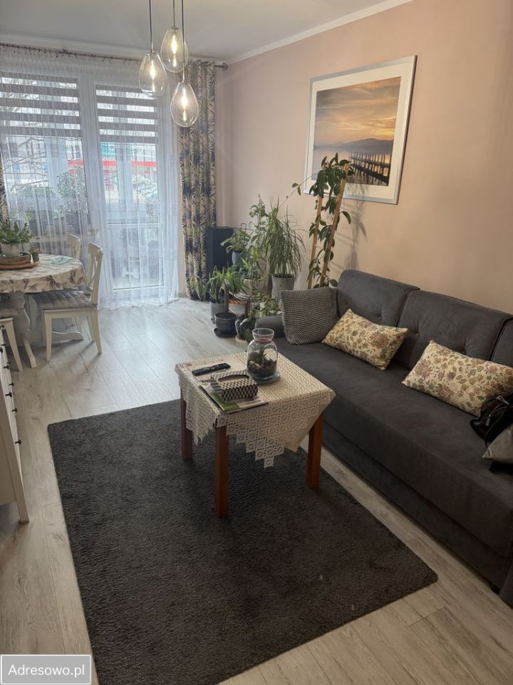 Mieszkanie 2-pokojowe Dzierżoniów, os. Kolorowe. Zdjęcie 2