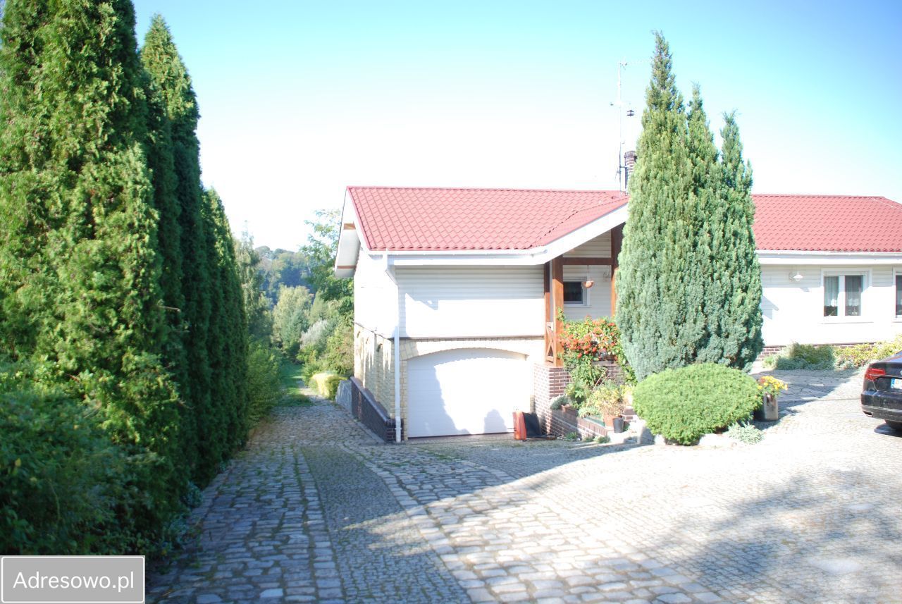 dom wolnostojący, 5 pokoi Lutom. Zdjęcie 2