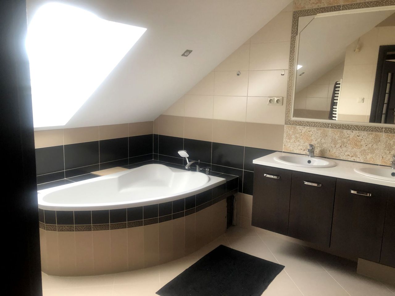 bliźniak, 5 pokoi Lasowice. Zdjęcie 4