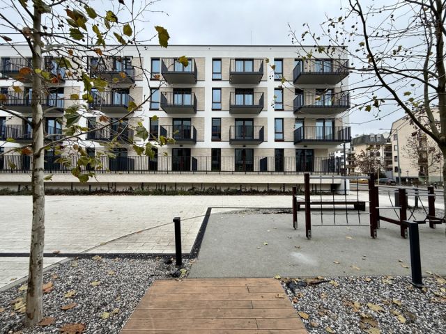 Mieszkanie 3-pokojowe Stara Iwiczna. Zdjęcie 1