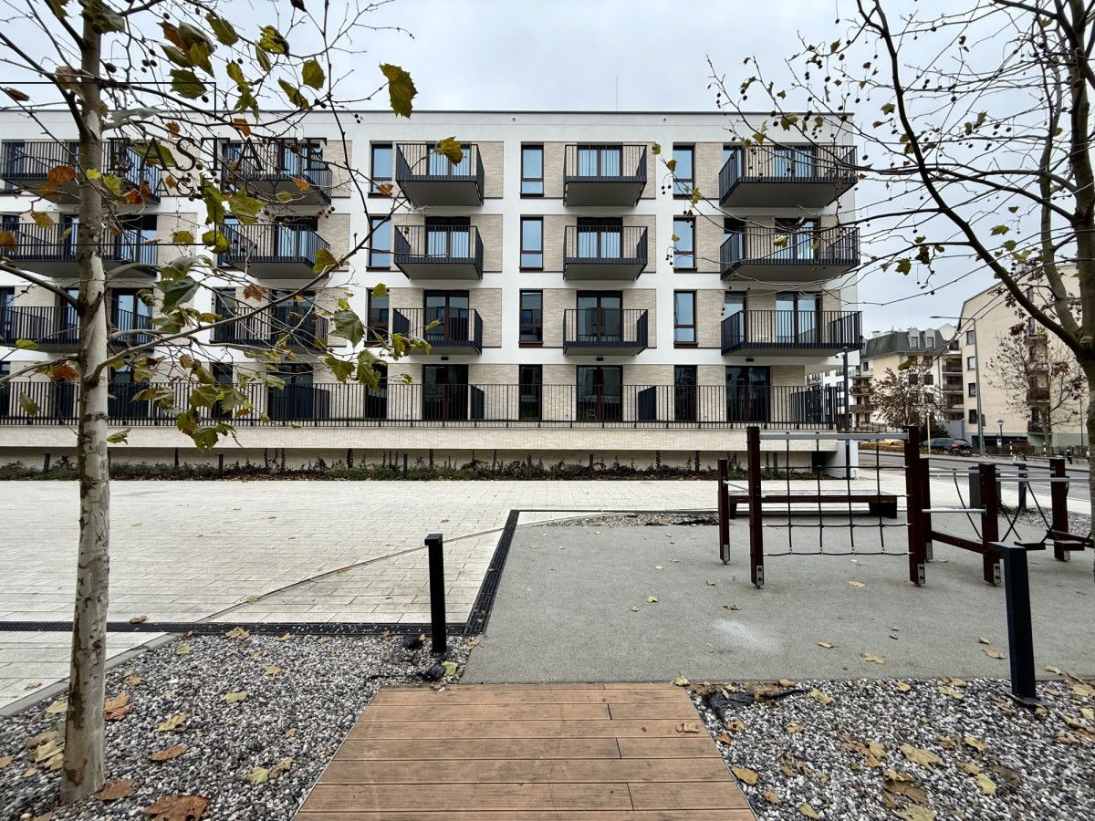 Mieszkanie 3-pokojowe Stara Iwiczna. Zdjęcie 1