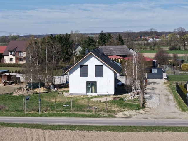 dom wolnostojący, 2 pokoje Michałowice. Zdjęcie 1