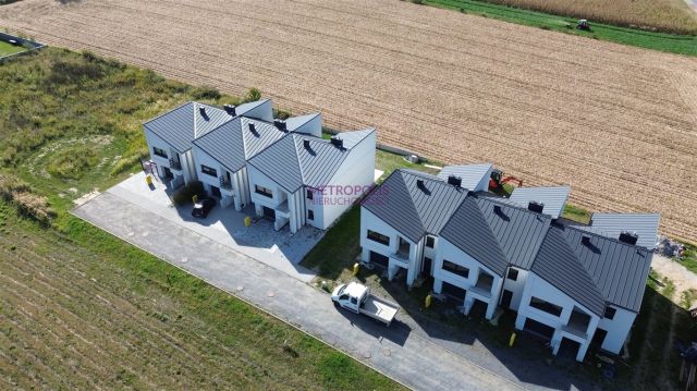 dom szeregowy, 5 pokoi Nieboczowy. Zdjęcie 1