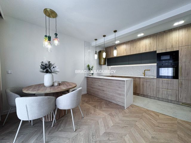 Mieszkanie 5-pokojowe Niepołomice. Zdjęcie 1