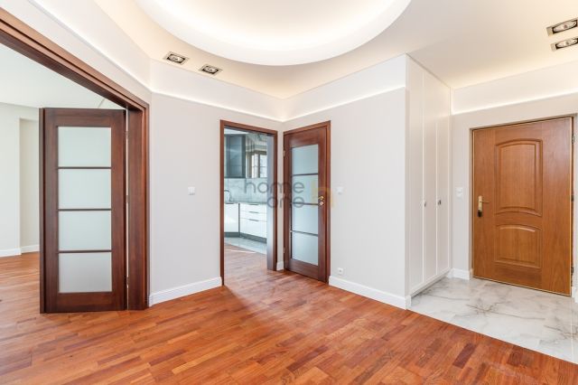 Mieszkanie 4-pokojowe Warszawa. Zdjęcie 3