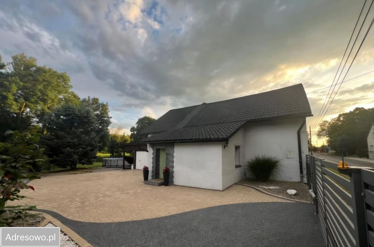 dom wolnostojący, 3 pokoje Sułków. Zdjęcie 1