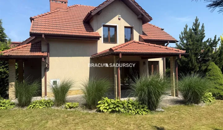 dom wolnostojący, 7 pokoi Kraków Dębniki, ul. Sławomira Odrzywolskiego