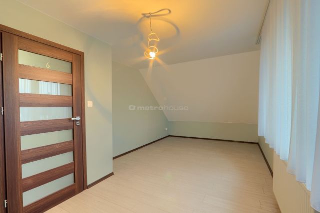 dom wolnostojący, 4 pokoje Zgierz. Zdjęcie 16