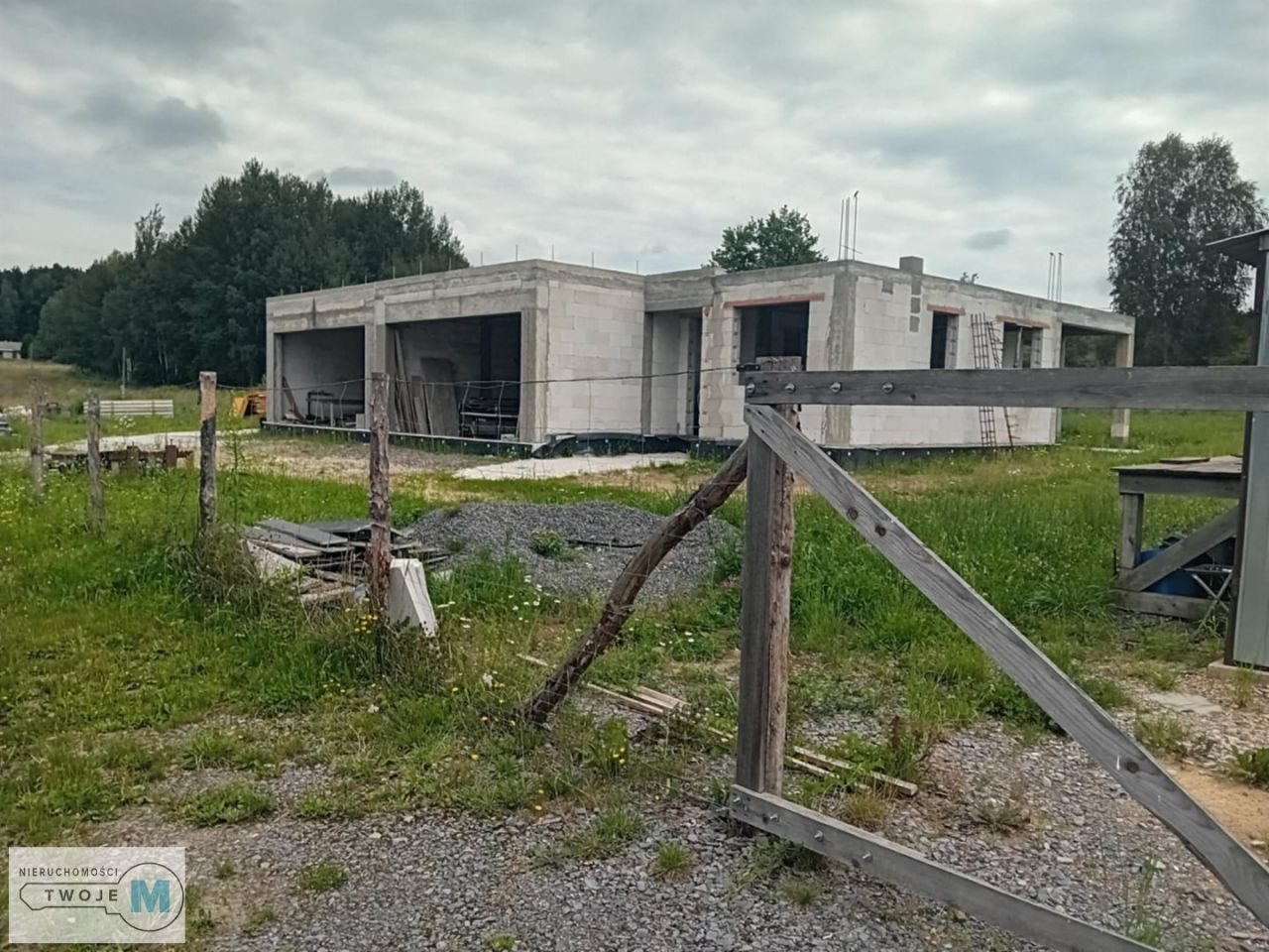 bliźniak, 8 pokoi Miedziana Góra. Zdjęcie 9