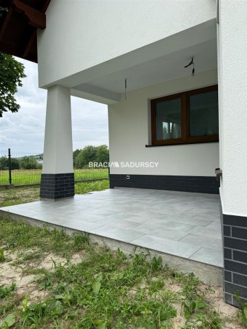 dom wolnostojący, 5 pokoi Rybna, ul. Słonecznikowa. Zdjęcie 3